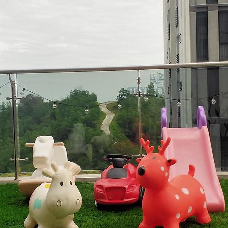 D Bunga مسلم Homestay Pool View Legoland Nusajaya Nusajaya  Exterior photo