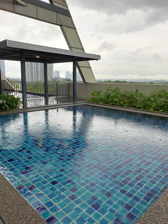 D Bunga مسلم Homestay Pool View Legoland Nusajaya Nusajaya  Exterior photo