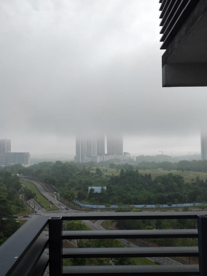 D Bunga مسلم Homestay Pool View Legoland Nusajaya Nusajaya  Exterior photo
