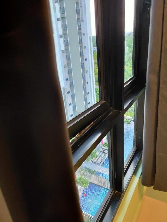 D Bunga مسلم Homestay Pool View Legoland Nusajaya Nusajaya  Exterior photo
