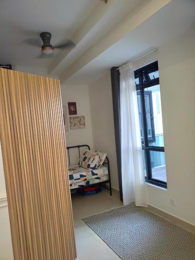D Bunga مسلم Homestay Pool View Legoland Nusajaya Nusajaya  Exterior photo