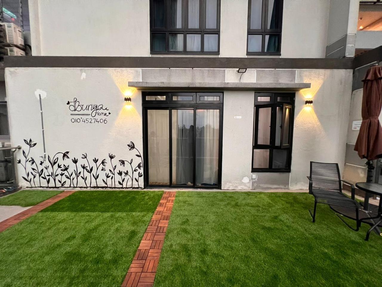 D Bunga مسلم Homestay Pool View Legoland Nusajaya Nusajaya  Exterior photo